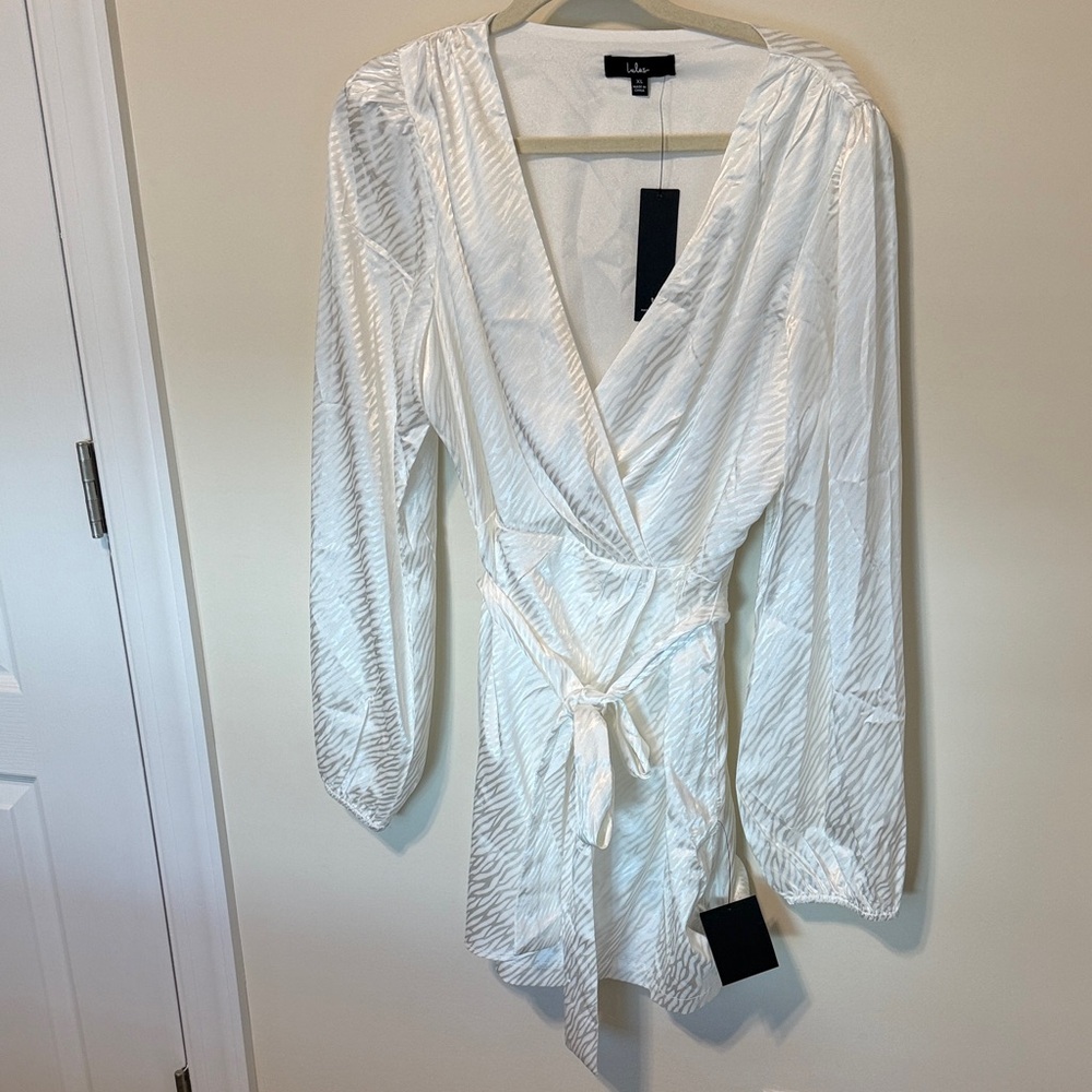 Lulu's Women’s White Zebra-Patterned Long-Sleeved Dress / Size XL / Brand NWT